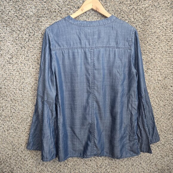 Chicos Top Womens 1 US Medium Blue Chambray V Neck Bell Sleeve Blouse Ladies - Picture 7 of 7